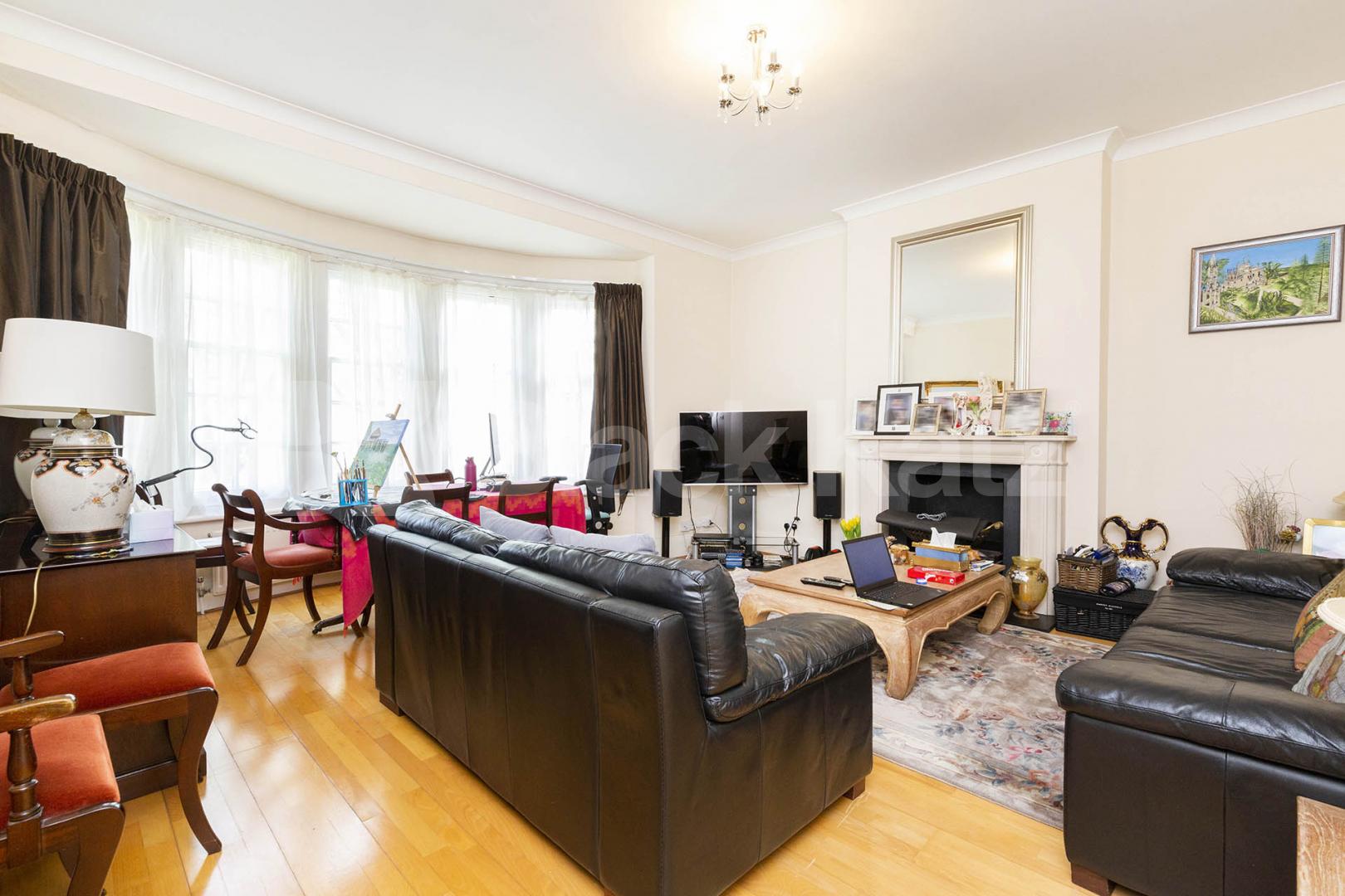 Spacious three double bedroom property with terrace Ferncroft Avenue, Hampstead